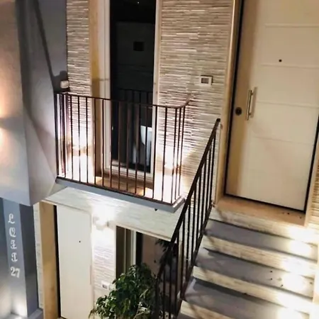 Nelle Favole アパート タラント